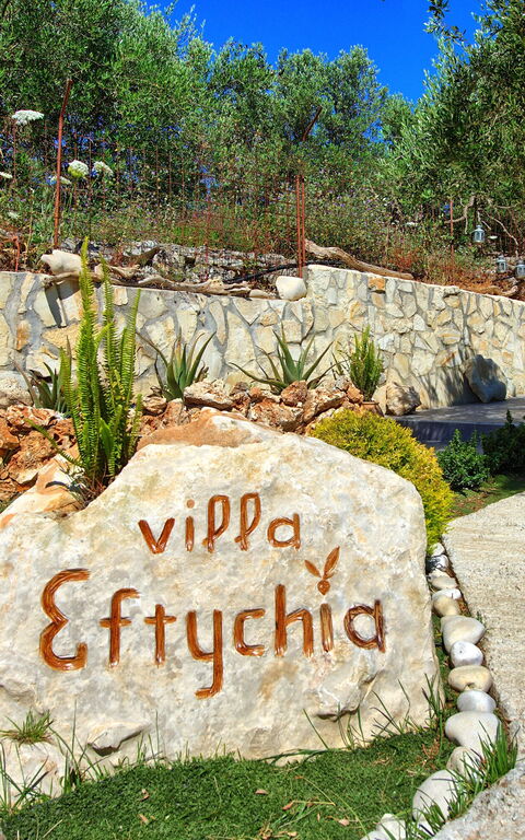 Villa Eftychia: Udendørs