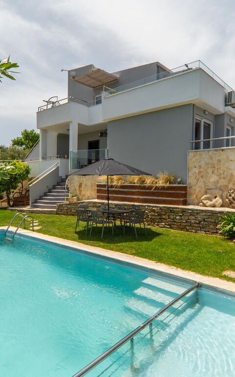 Villa Eftychia: Have, pool, Udendørs