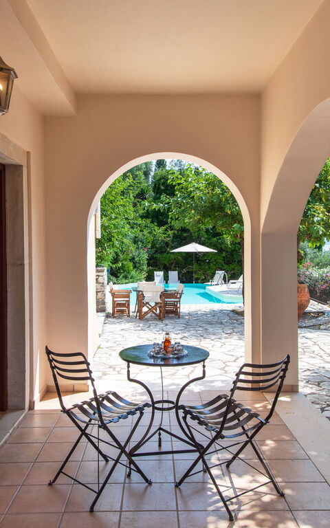 Villa Moyria: Altan / terrasse / gårdhave