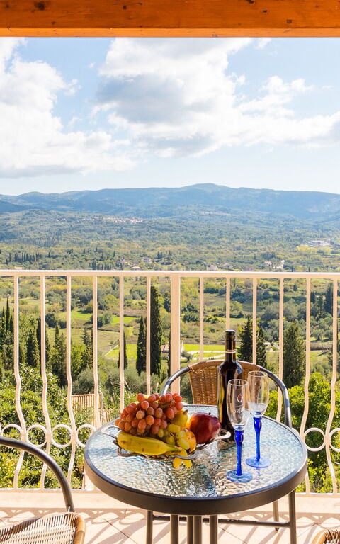 Villa Dinos: Altan / terrasse / gårdhave