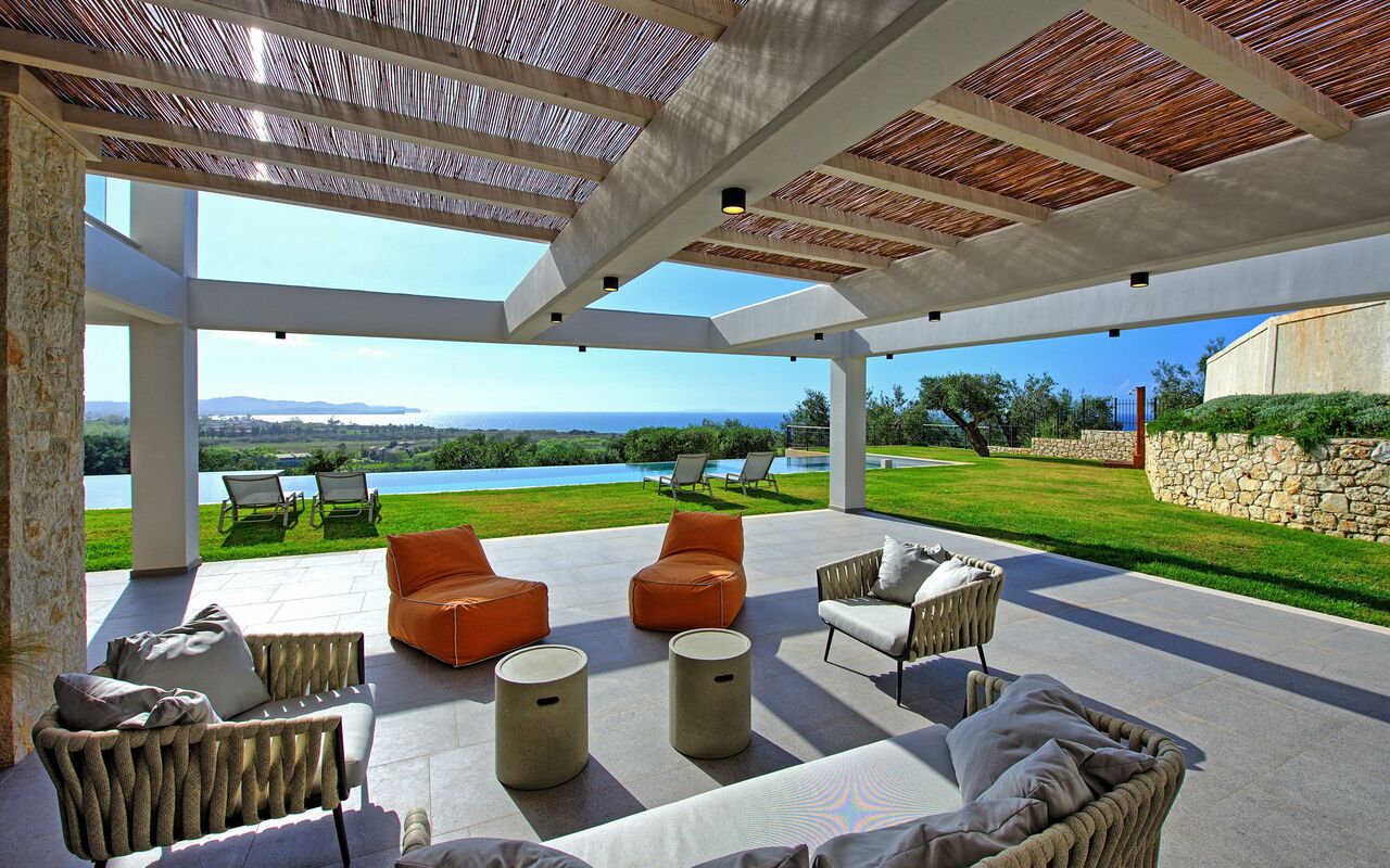 Villa Ebellina: Altan / terrasse / gårdhave