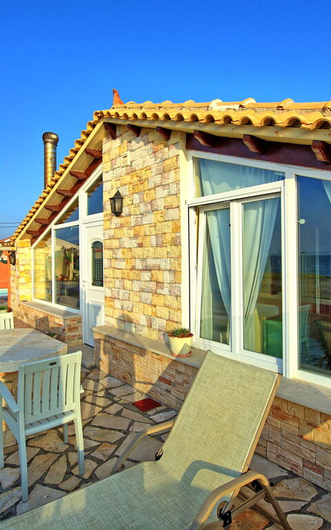 Beach Villa Athanasia: Udendørs