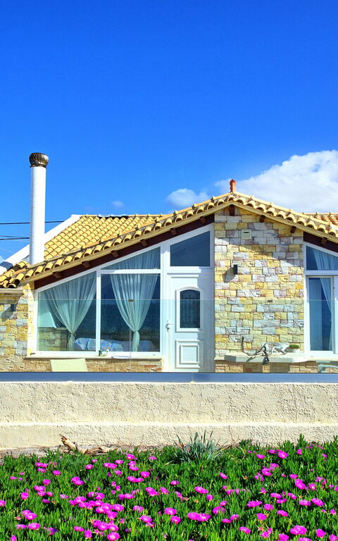 Beach Villa Athanasia: Sommer, Udendørs