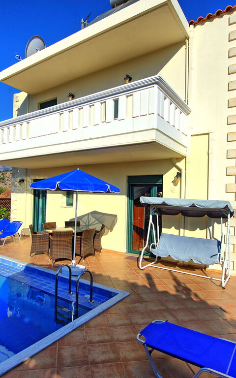 Villa Koules: Have, pool, Udendørs