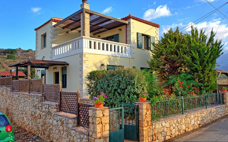 Villa Koules: Udendørs, Udvendige