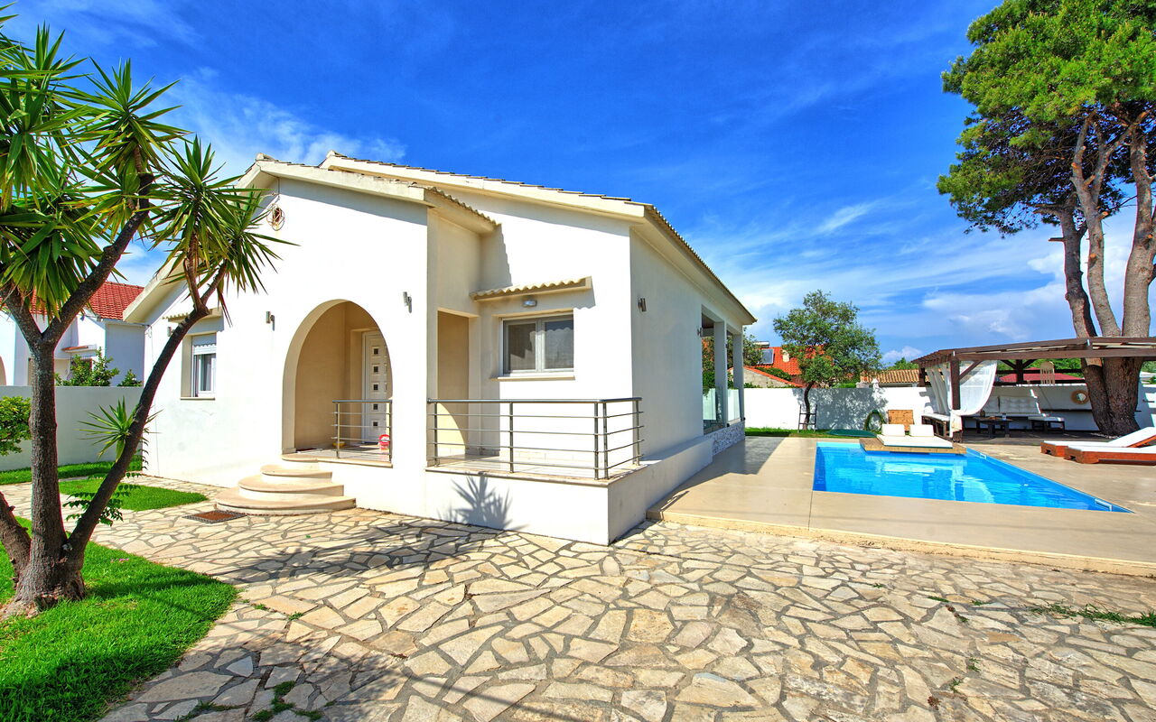 Beach Villa Christina: pool, Sommer, Udvendige