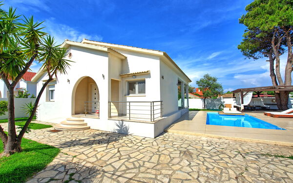 Beach Villa Christina: pool, Sommer, Udvendige