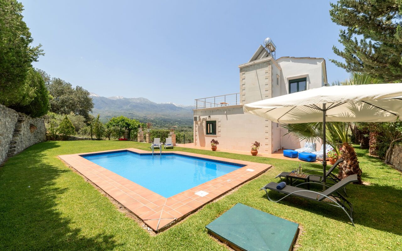 Villa Elia: Have, pool, Udendørs, Udvendige