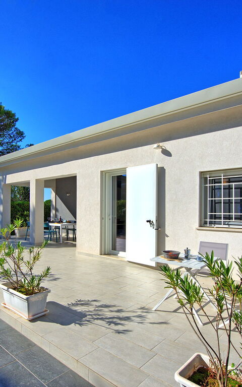 Nerodavola: Udvendige