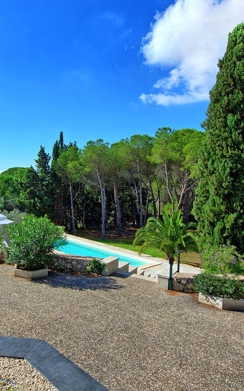 Nerodavola: Have, Udendørs