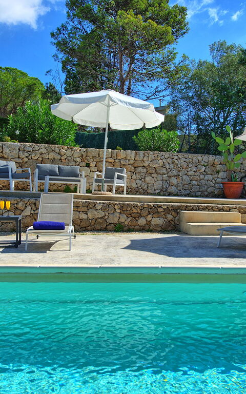 Nerodavola: pool, Sommer