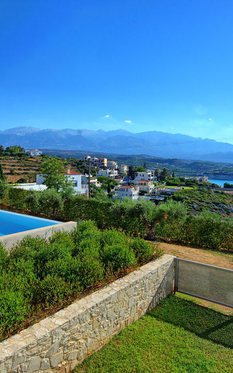 Villa Bluewhite: Sommer, Udendørs, Visninger