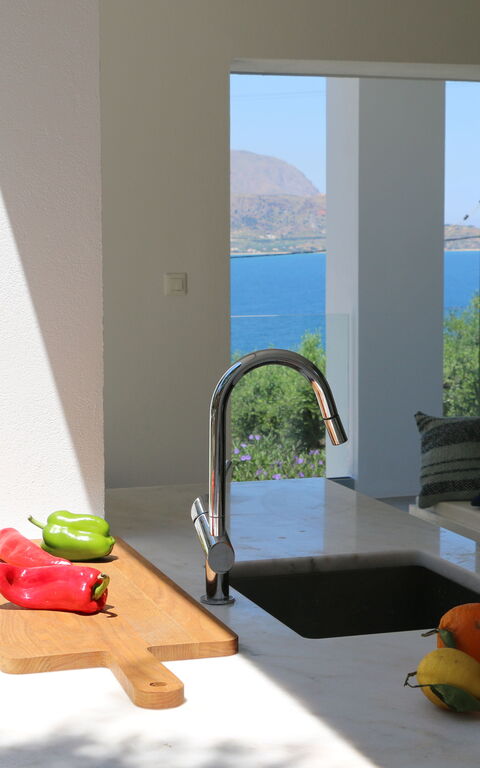 Villa Bluewhite: Altan / terrasse / gårdhave, Køkken, Udendørs