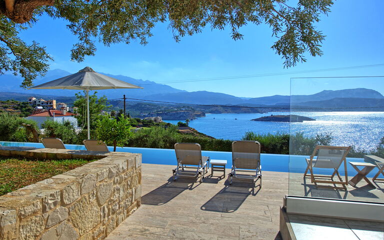 Villa Bluewhite: Have, pool, Sommer, Udendørs, Visninger