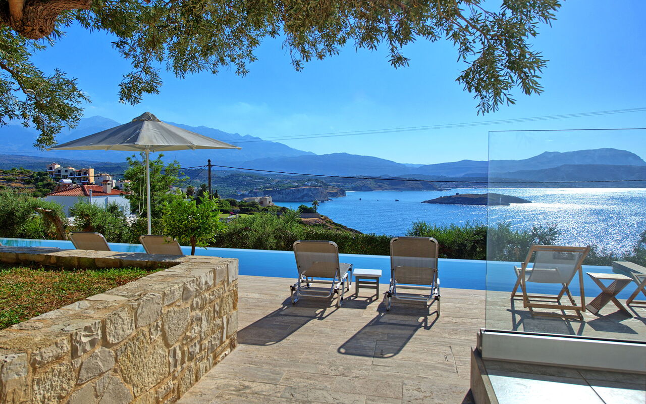 Villa Bluewhite: Have, pool, Sommer, Udendørs, Visninger
