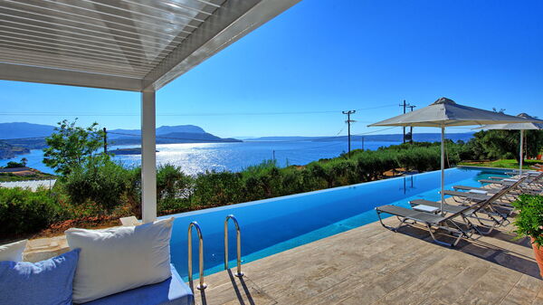 Villa Bluewhite: pool, Udendørs, Visninger