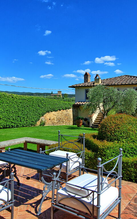 Villa Paneretta: Have, Sommer, Udvendige