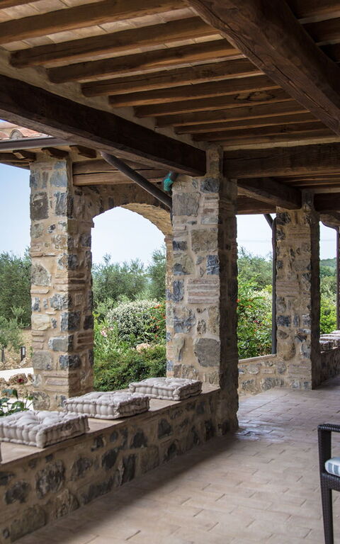 Villa Chiugi: Altan / terrasse / gårdhave