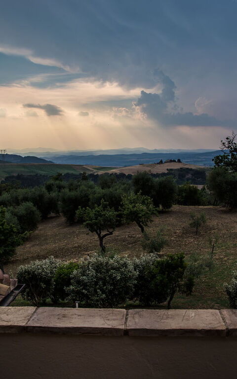 Villa Chiugi: Altan / terrasse / gårdhave, Udendørs, Visninger