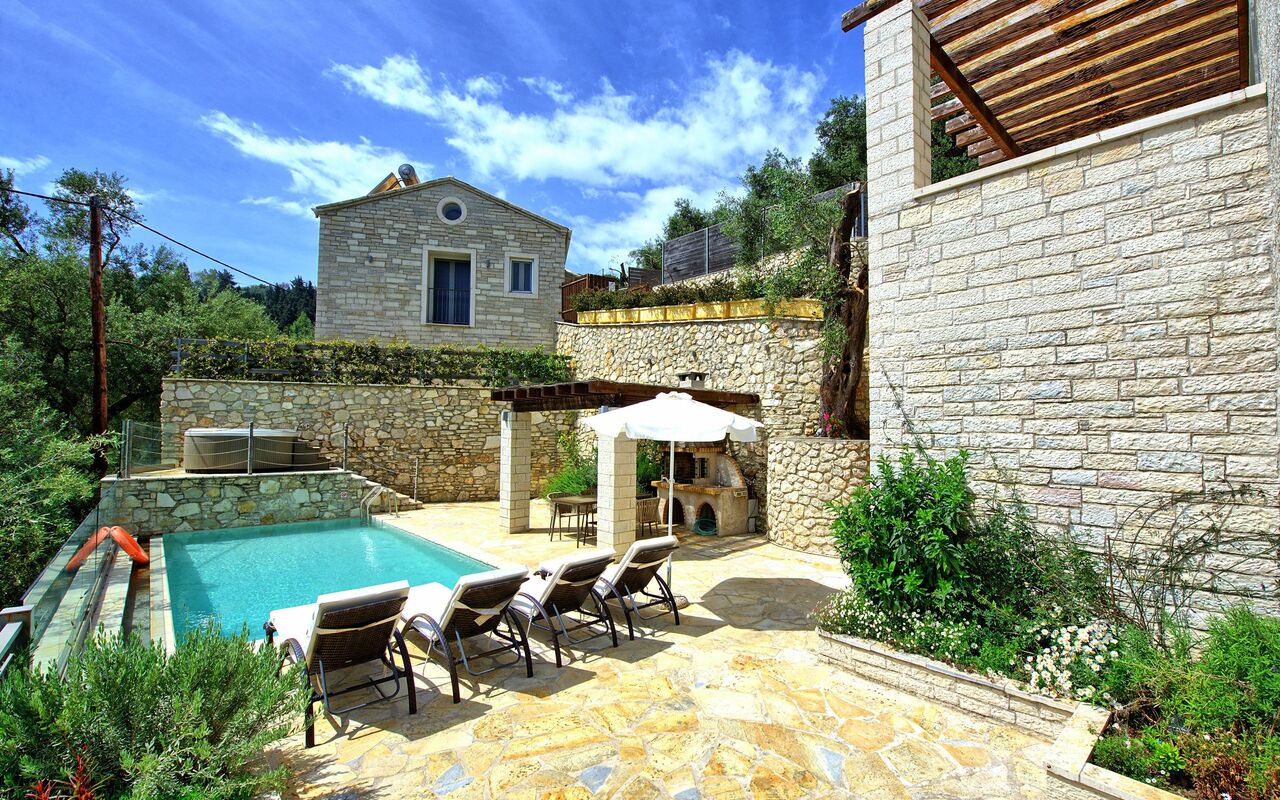 Villa Yaisemi: pool