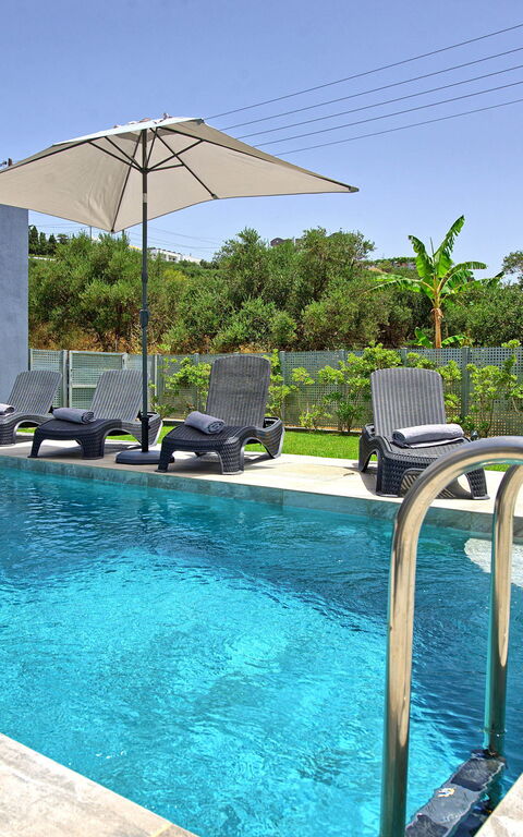 Villa Ampela: pool, Udendørs