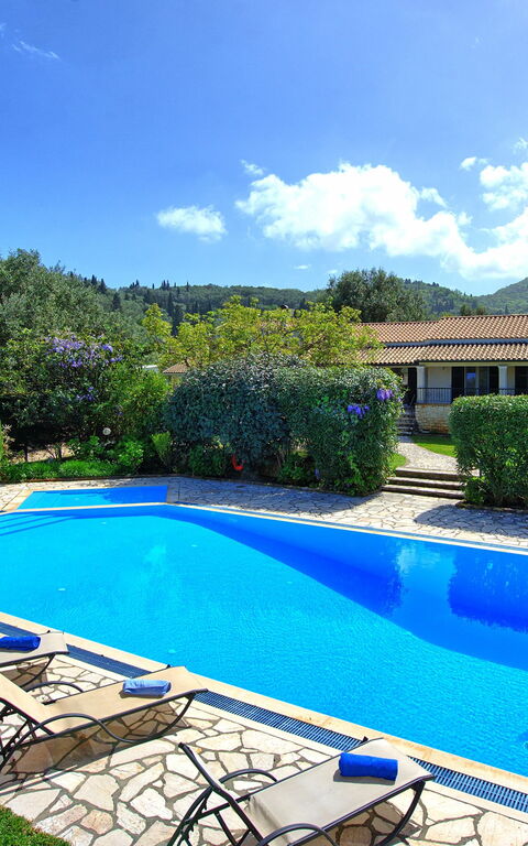 Votana House: Have, pool