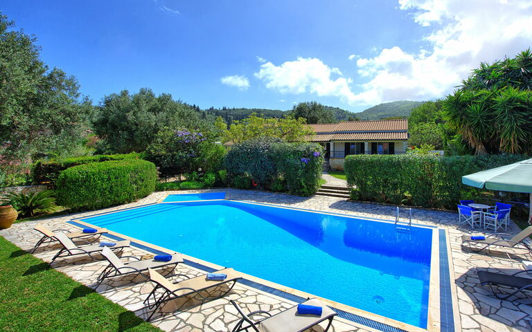 Votana House: Have, pool