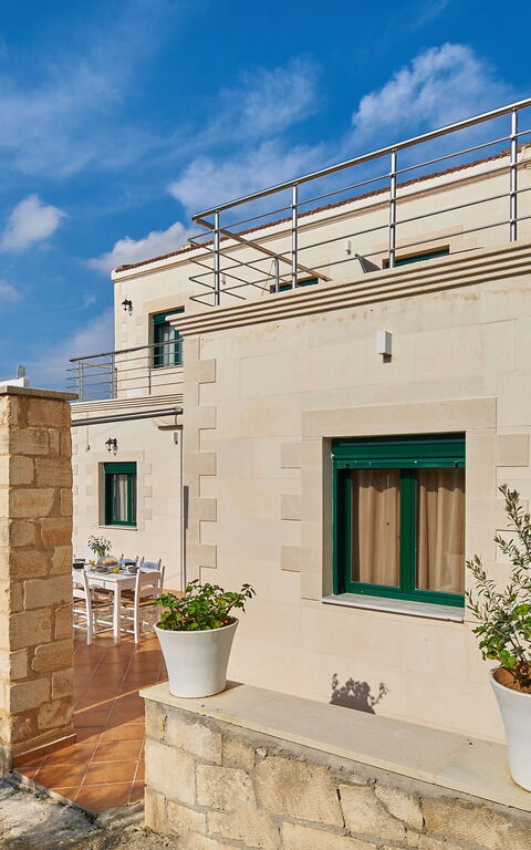 Villa Politini: Udendørs, Udvendige