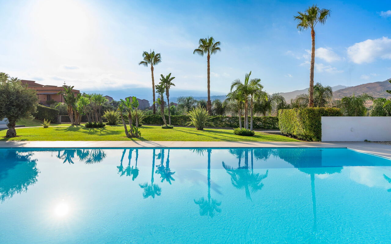 Villa Greta: Have, pool, Visninger