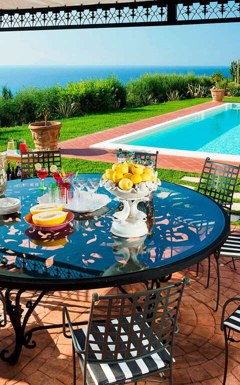 Villa Estella: Altan / terrasse / gårdhave, pool, Udendørs