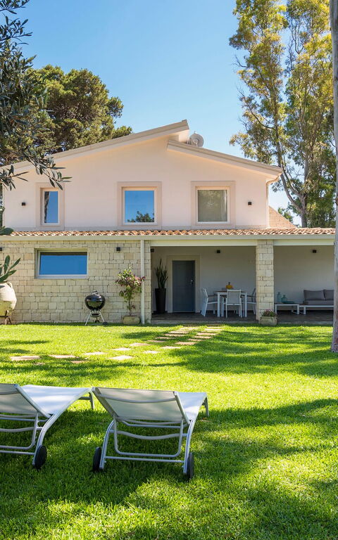 Marinella Punta Milocca: Have, Udendørs