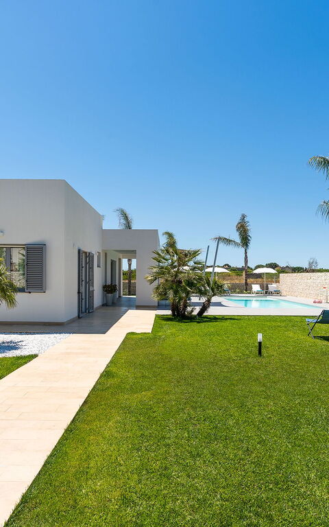 Villa Nica: Have, Udvendige