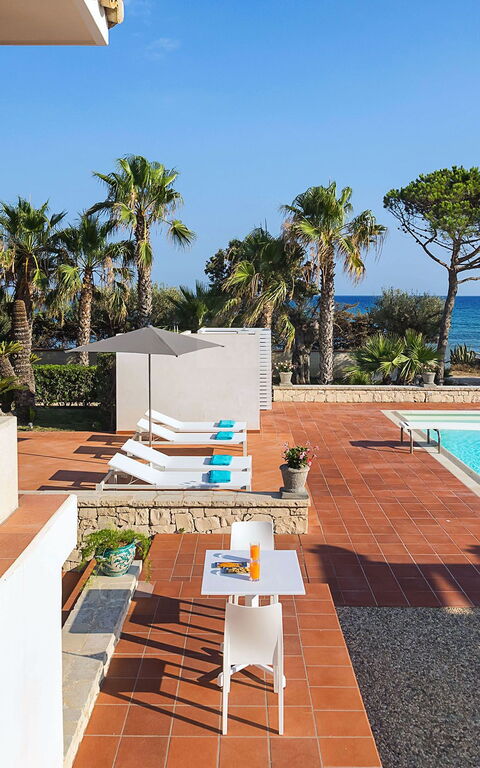 Villa Maya: Altan / terrasse / gårdhave, pool, Udendørs