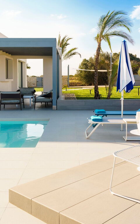 Villa Mia: Udendørs, Udvendige