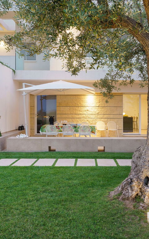 Villa Meravilla: Have, Udvendige