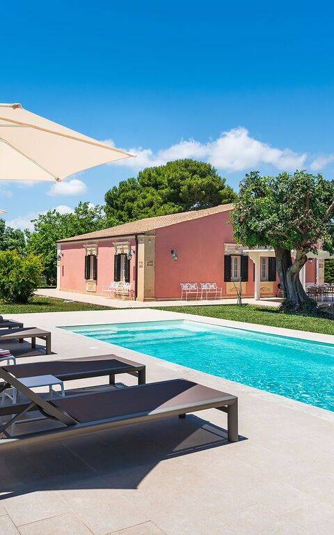 Villa Girasole: pool, Udvendige