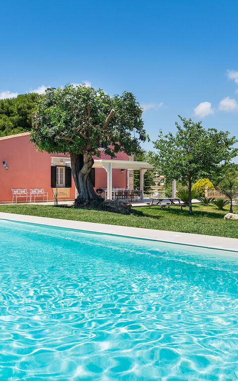 Villa Girasole: pool, Udvendige