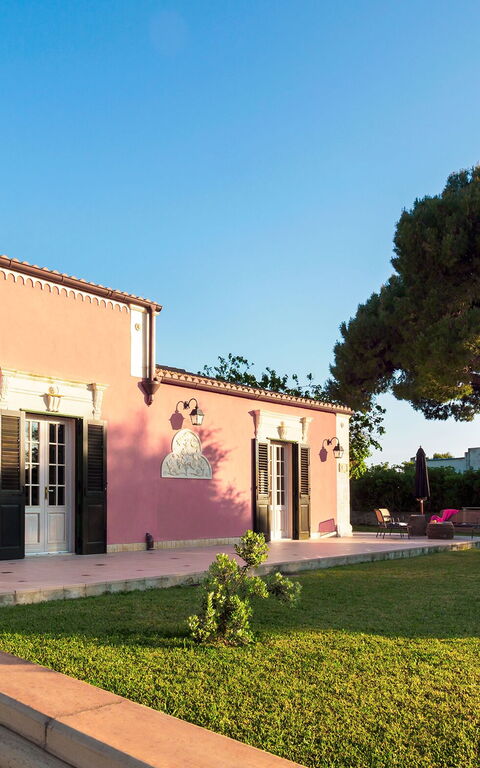 Villa Girasole: Have, Udendørs, Udvendige