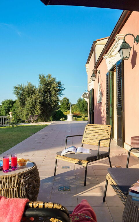 Villa Girasole: Udendørs, Udvendige