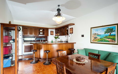 Feriebolig Lampara: Frokostlokale, Køkken, Stue