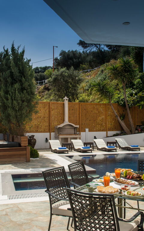 Villa Artemis: Altan / terrasse / gårdhave, pool, Udendørs