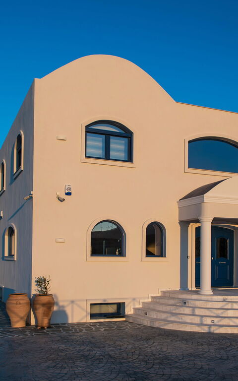 Villa Santor: Hovedindgang, Udvendige