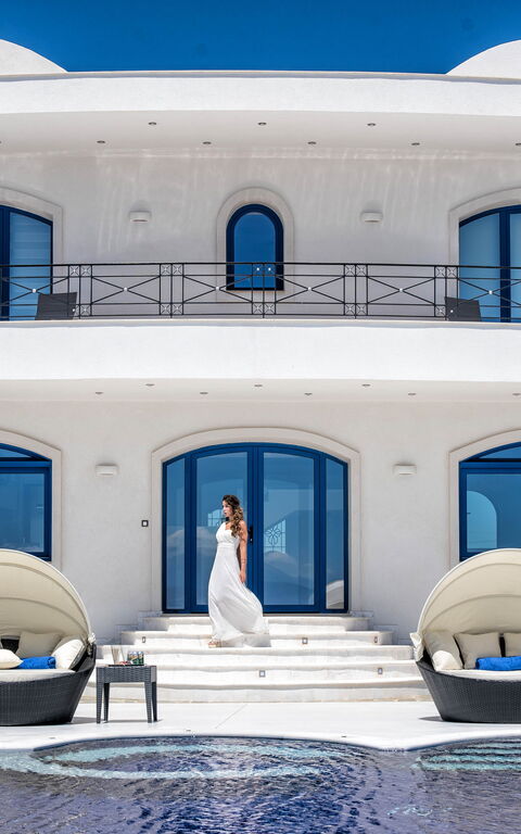 Villa Santor: Hovedindgang, pool, Udvendige