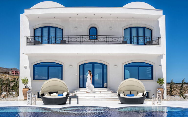 Villa Santor: Hovedindgang, pool, Udvendige