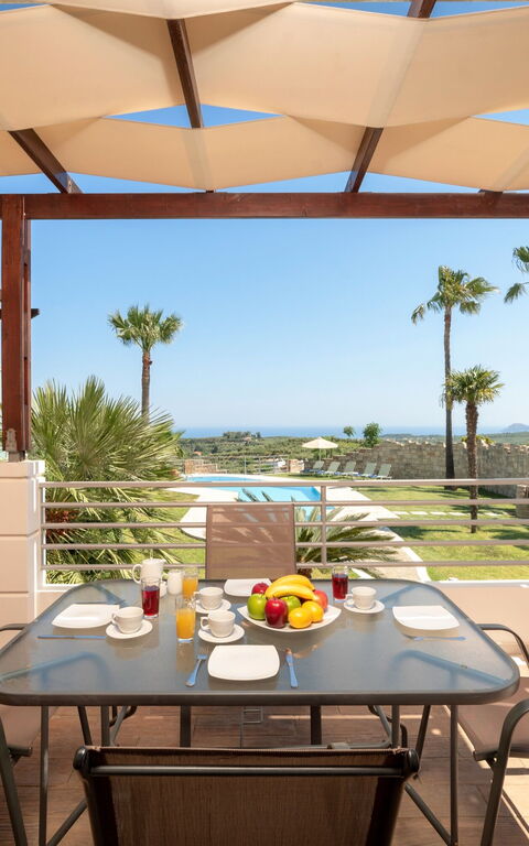 Villa Kissos: Altan / terrasse / gårdhave