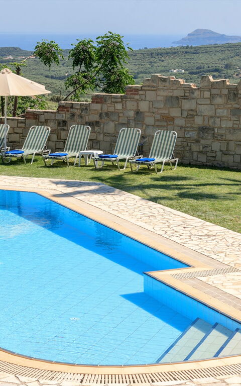 Villa Kissos: Have, pool, Sommer