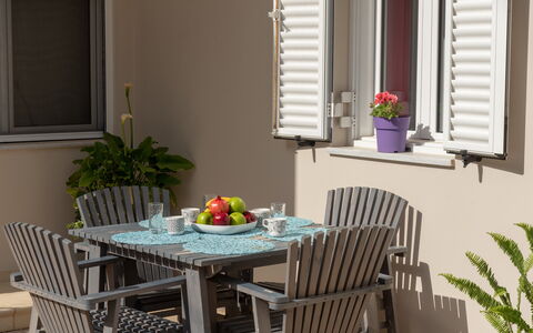 Feriebolig Aria 1: Altan / terrasse / gårdhave