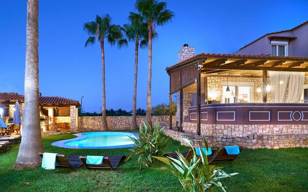 Villa Milon: Have, pool