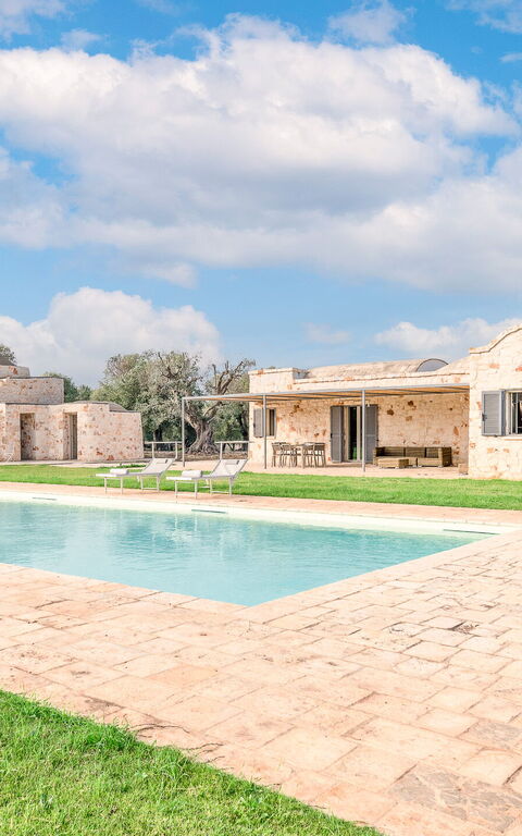 Villa Trullina: Have, pool, Udendørs