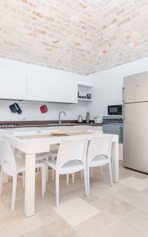 Villa Trullina: Frokostlokale, Køkken, Stue